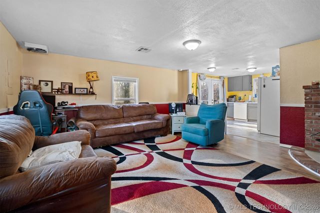 474018 E 660 Road, Watts, OK 74964