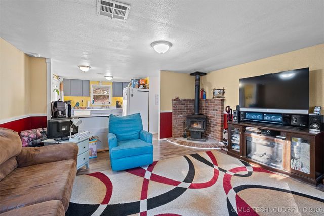 474018 E 660 Road, Watts, OK 74964