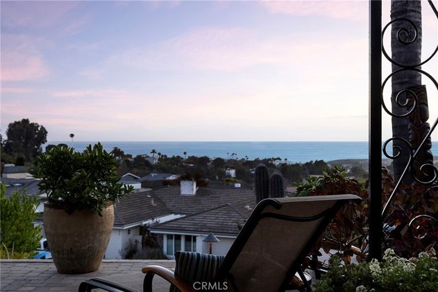 327 Calle Felicidad, San Clemente, CA 92672