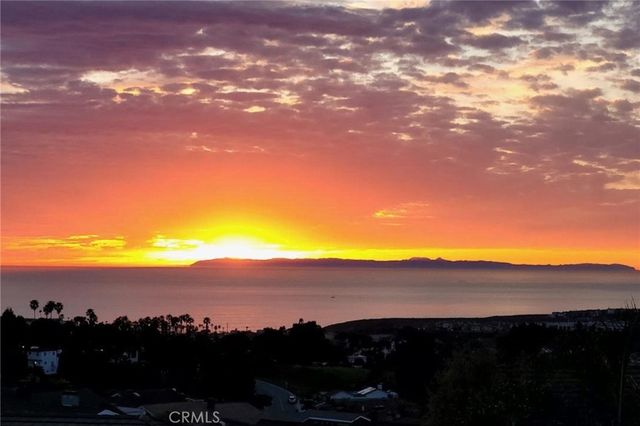 327 Calle Felicidad, San Clemente, CA 92672