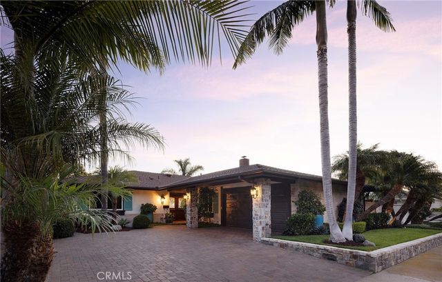327 Calle Felicidad, San Clemente, CA 92672
