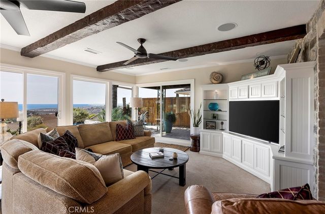 327 Calle Felicidad, San Clemente, CA 92672