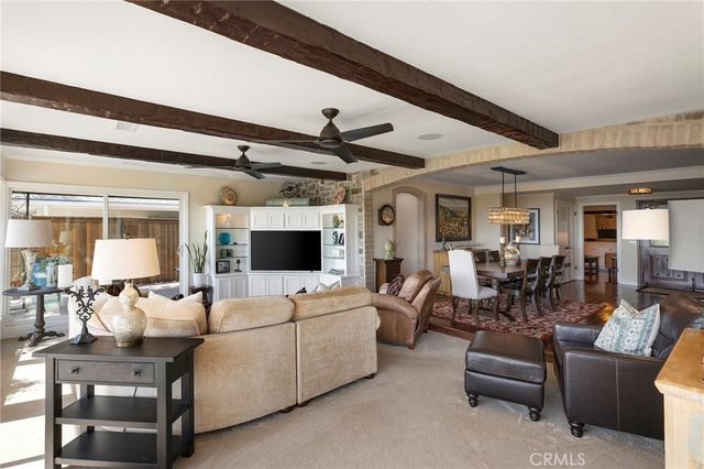 327 Calle Felicidad, San Clemente, CA 92672