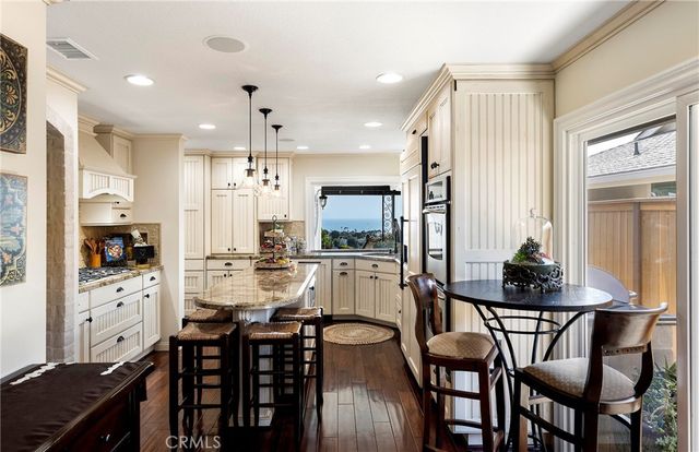 327 Calle Felicidad, San Clemente, CA 92672