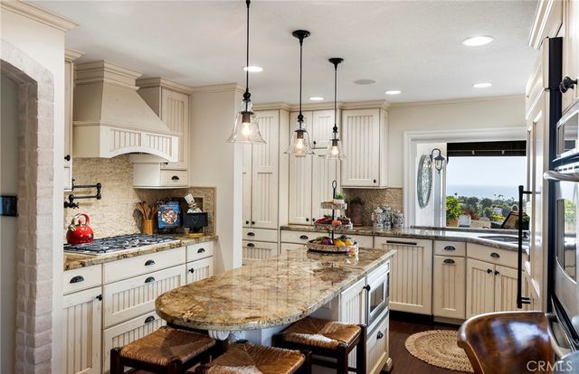 327 Calle Felicidad, San Clemente, CA 92672