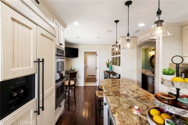 327 Calle Felicidad, San Clemente, CA 92672