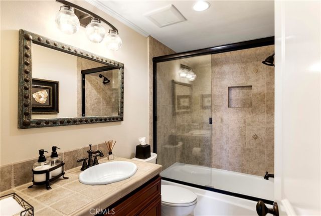 327 Calle Felicidad, San Clemente, CA 92672