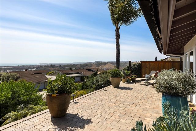 327 Calle Felicidad, San Clemente, CA 92672