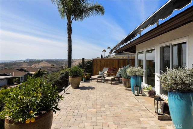 327 Calle Felicidad, San Clemente, CA 92672