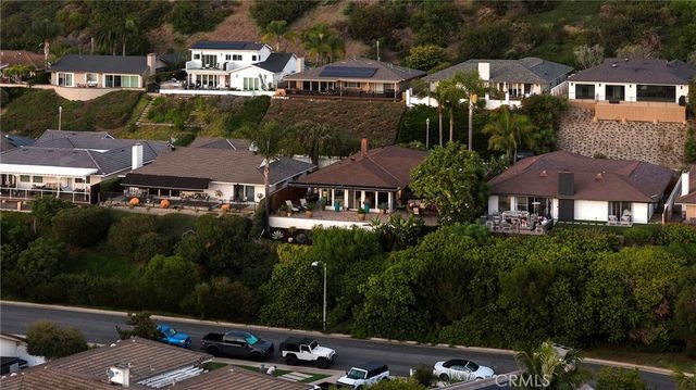 327 Calle Felicidad, San Clemente, CA 92672