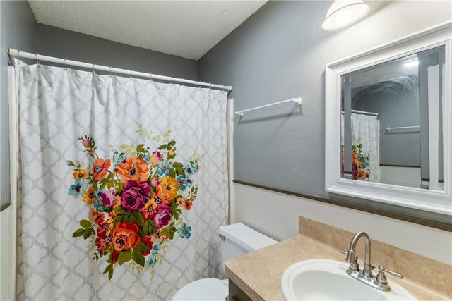 2919 Fairchild Drive, Bryan, TX 77803