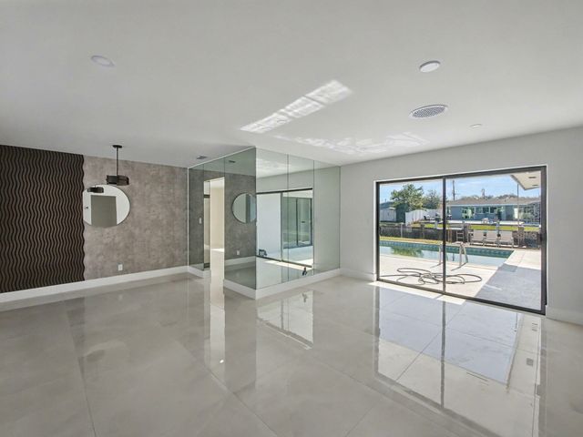 1940 NW 32 Nd Street, Oakland Park, FL 33309