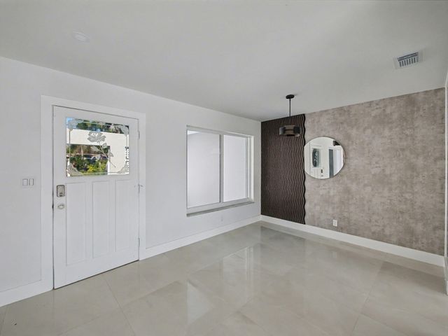 1940 NW 32 Nd Street, Oakland Park, FL 33309