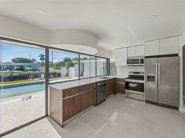 1940 NW 32 Nd Street, Oakland Park, FL 33309