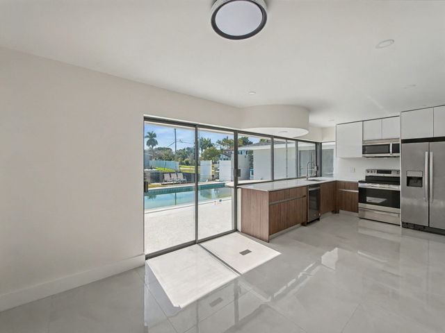 1940 NW 32 Nd Street, Oakland Park, FL 33309