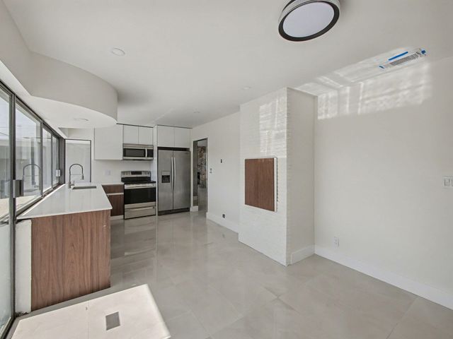 1940 NW 32 Nd Street, Oakland Park, FL 33309