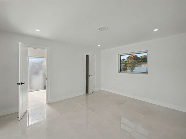 1940 NW 32 Nd Street, Oakland Park, FL 33309