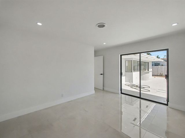 1940 NW 32 Nd Street, Oakland Park, FL 33309