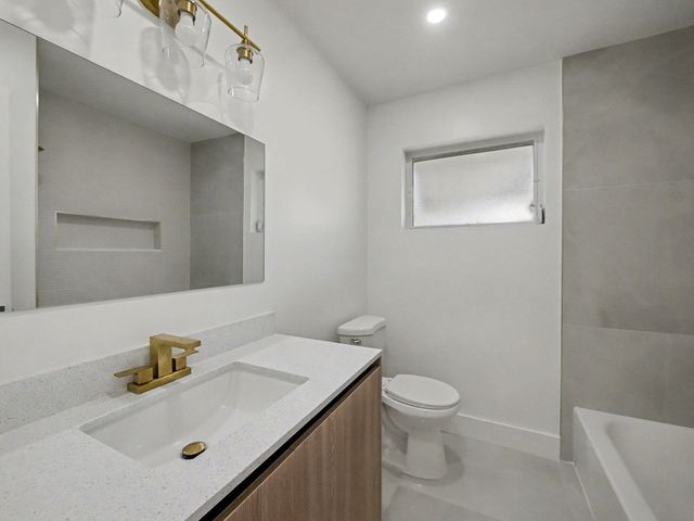 1940 NW 32 Nd Street, Oakland Park, FL 33309