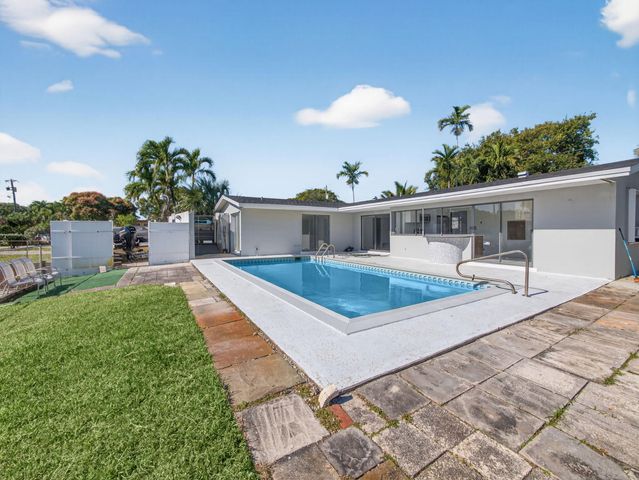 1940 NW 32 Nd Street, Oakland Park, FL 33309