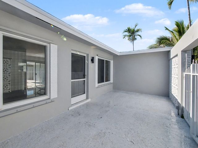 1940 NW 32 Nd Street, Oakland Park, FL 33309