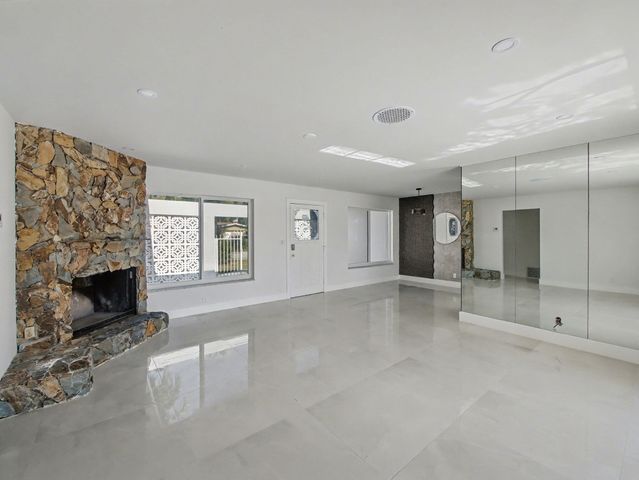 1940 NW 32 Nd Street, Oakland Park, FL 33309