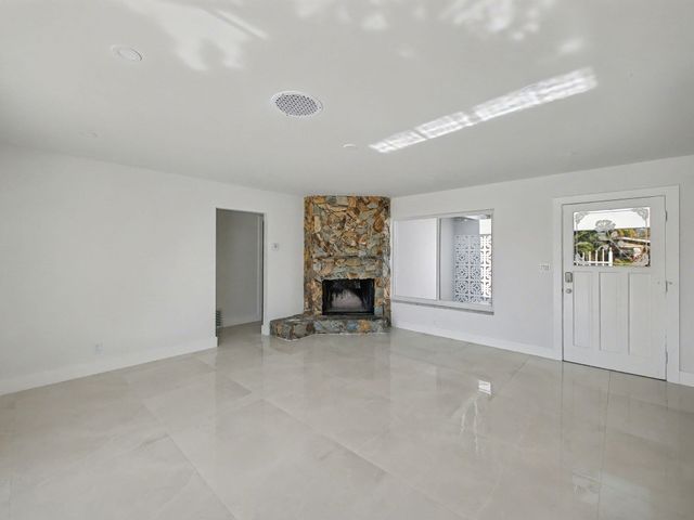 1940 NW 32 Nd Street, Oakland Park, FL 33309