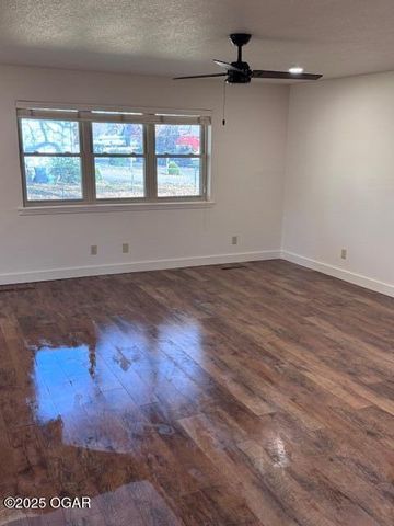 2801 N Lincoln Avenue, Joplin, MO 64801