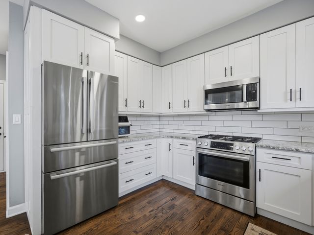 2559 Walnut Avenue, Geneva, IL 60134