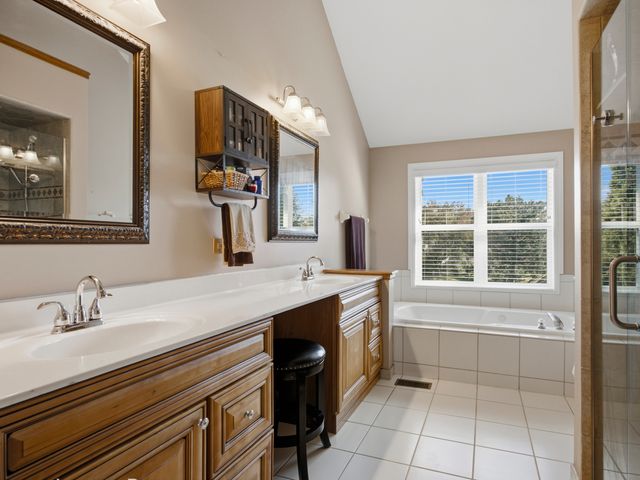 2559 Walnut Avenue, Geneva, IL 60134