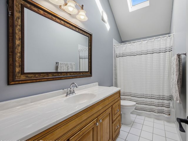 2559 Walnut Avenue, Geneva, IL 60134