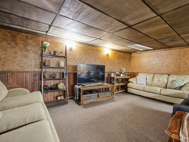 2559 Walnut Avenue, Geneva, IL 60134