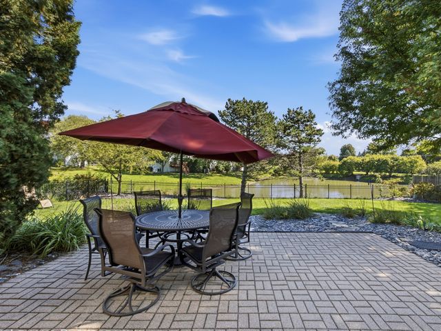 2559 Walnut Avenue, Geneva, IL 60134