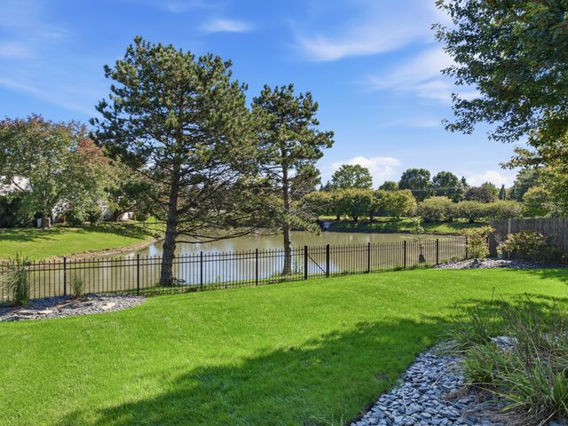 2559 Walnut Avenue, Geneva, IL 60134