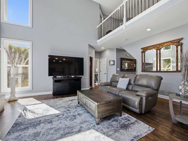 2559 Walnut Avenue, Geneva, IL 60134