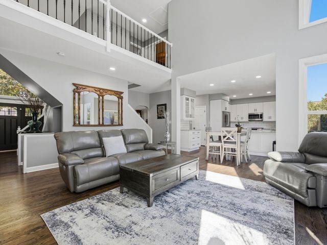 2559 Walnut Avenue, Geneva, IL 60134
