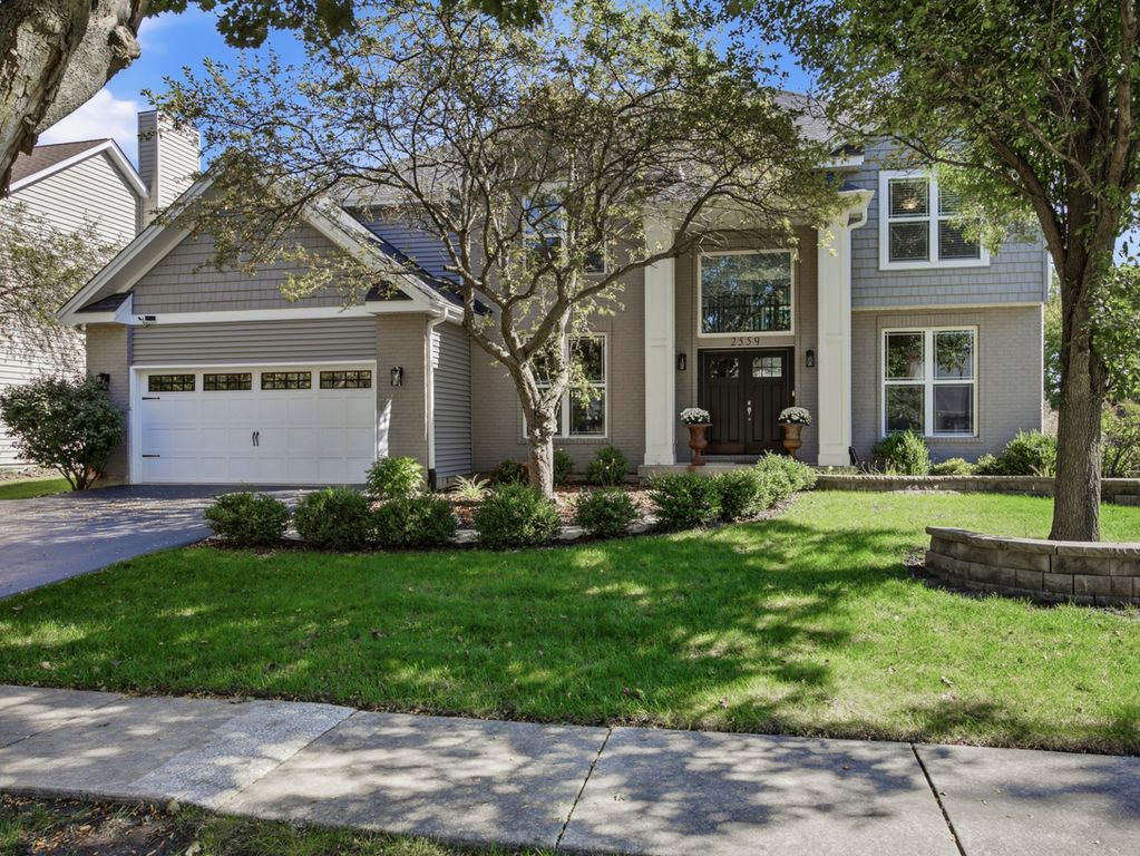 2559 Walnut Avenue, Geneva, IL 60134