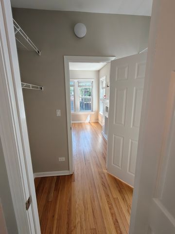 3745 W Argyle Street 1, Chicago, IL 60625