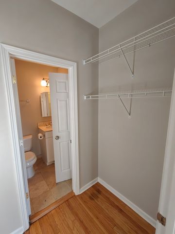 3745 W Argyle Street 1, Chicago, IL 60625