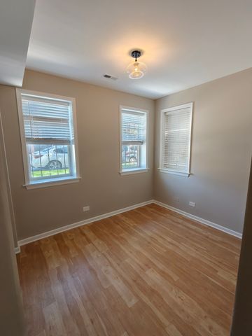 3745 W Argyle Street 1, Chicago, IL 60625