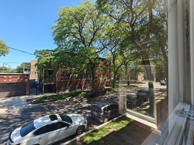 3745 W Argyle Street 1, Chicago, IL 60625
