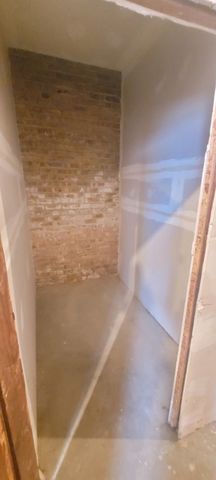3745 W Argyle Street 1, Chicago, IL 60625
