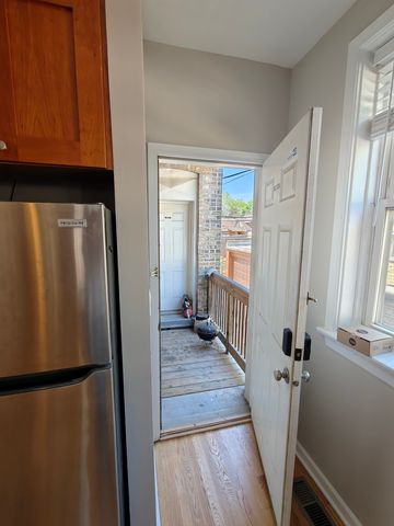 3745 W Argyle Street 1, Chicago, IL 60625