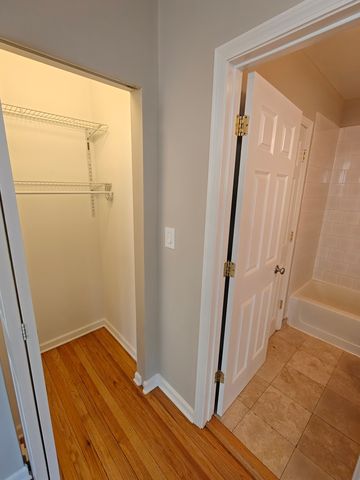 3745 W Argyle Street 1, Chicago, IL 60625
