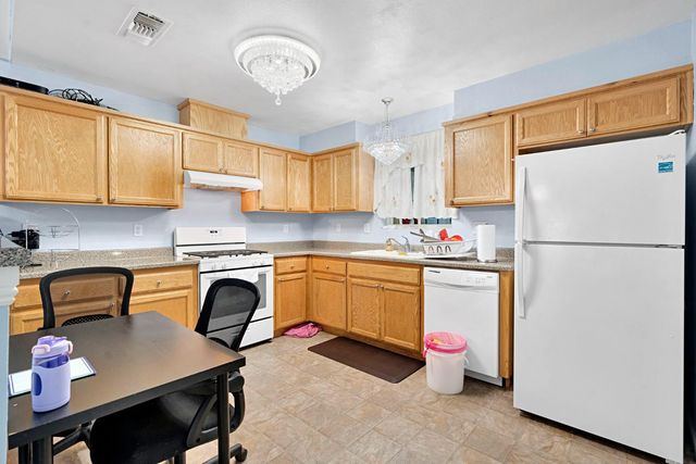 4713 E Belgravia Avenue, Fresno, CA 93725