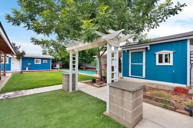 4713 E Belgravia Avenue, Fresno, CA 93725