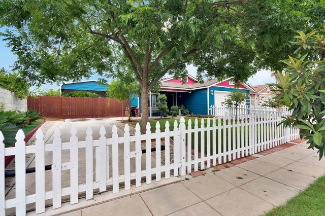 4713 E Belgravia Avenue, Fresno, CA 93725