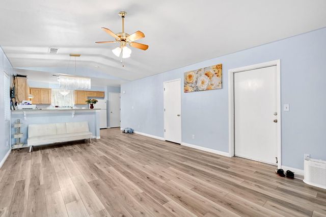 4713 E Belgravia Avenue, Fresno, CA 93725