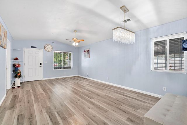4713 E Belgravia Avenue, Fresno, CA 93725