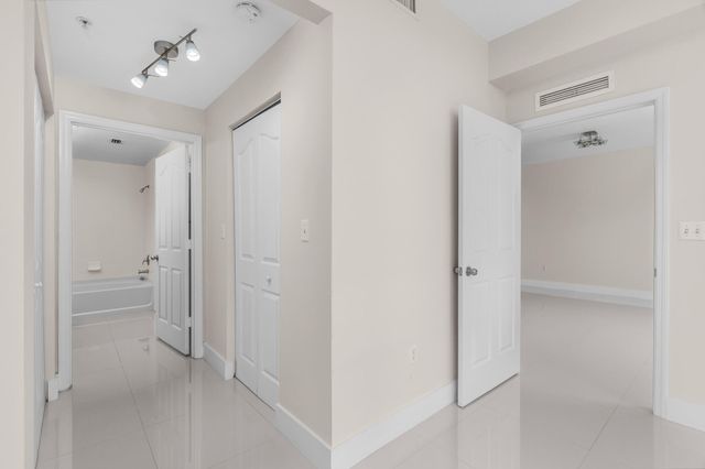 250 NE 3rd Avenue 1305, Delray Beach, FL 33444